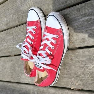 Red Low top Converse All-Star Sneakers
